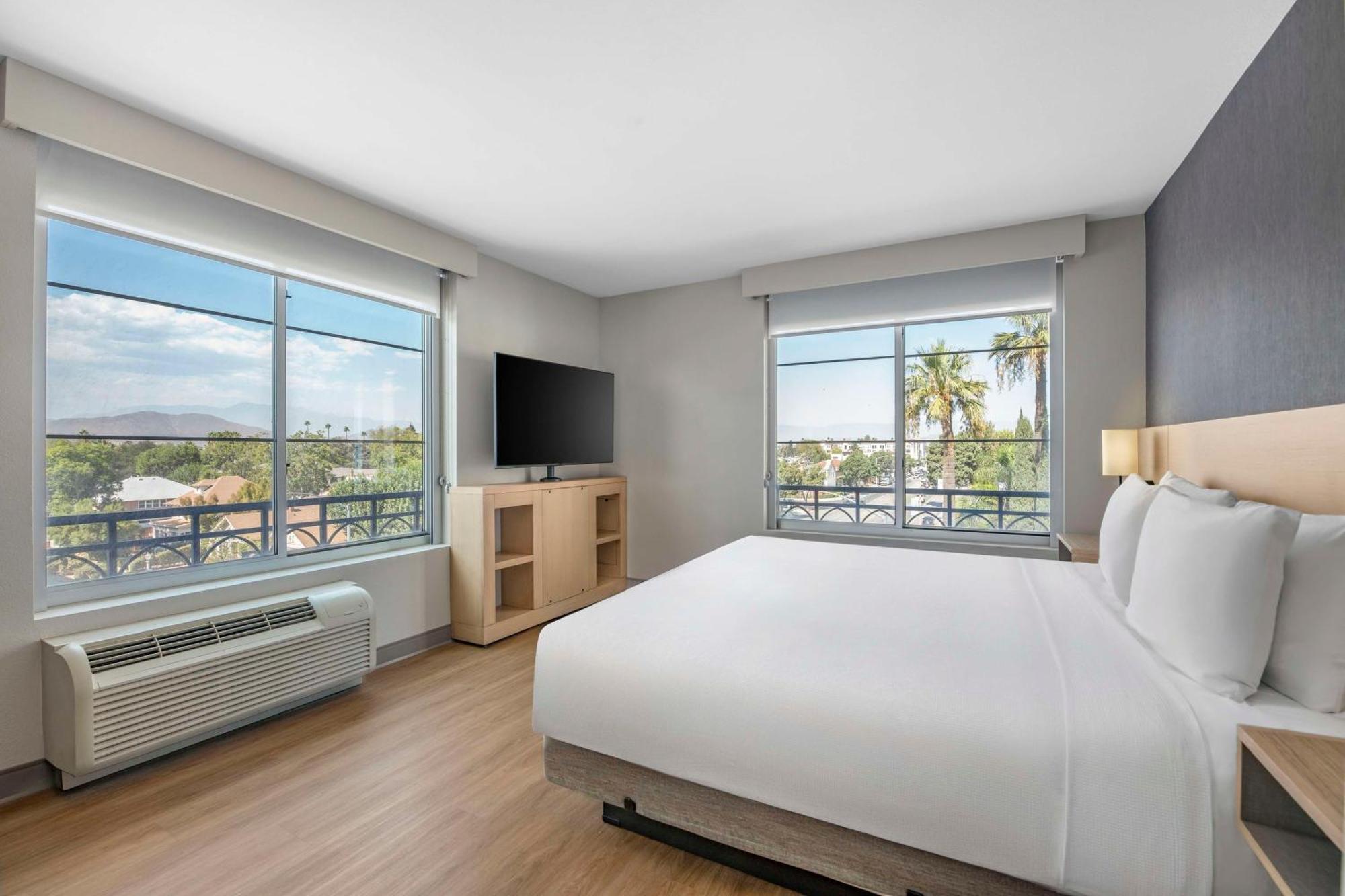Hyatt Place Downtown Hotel 3*