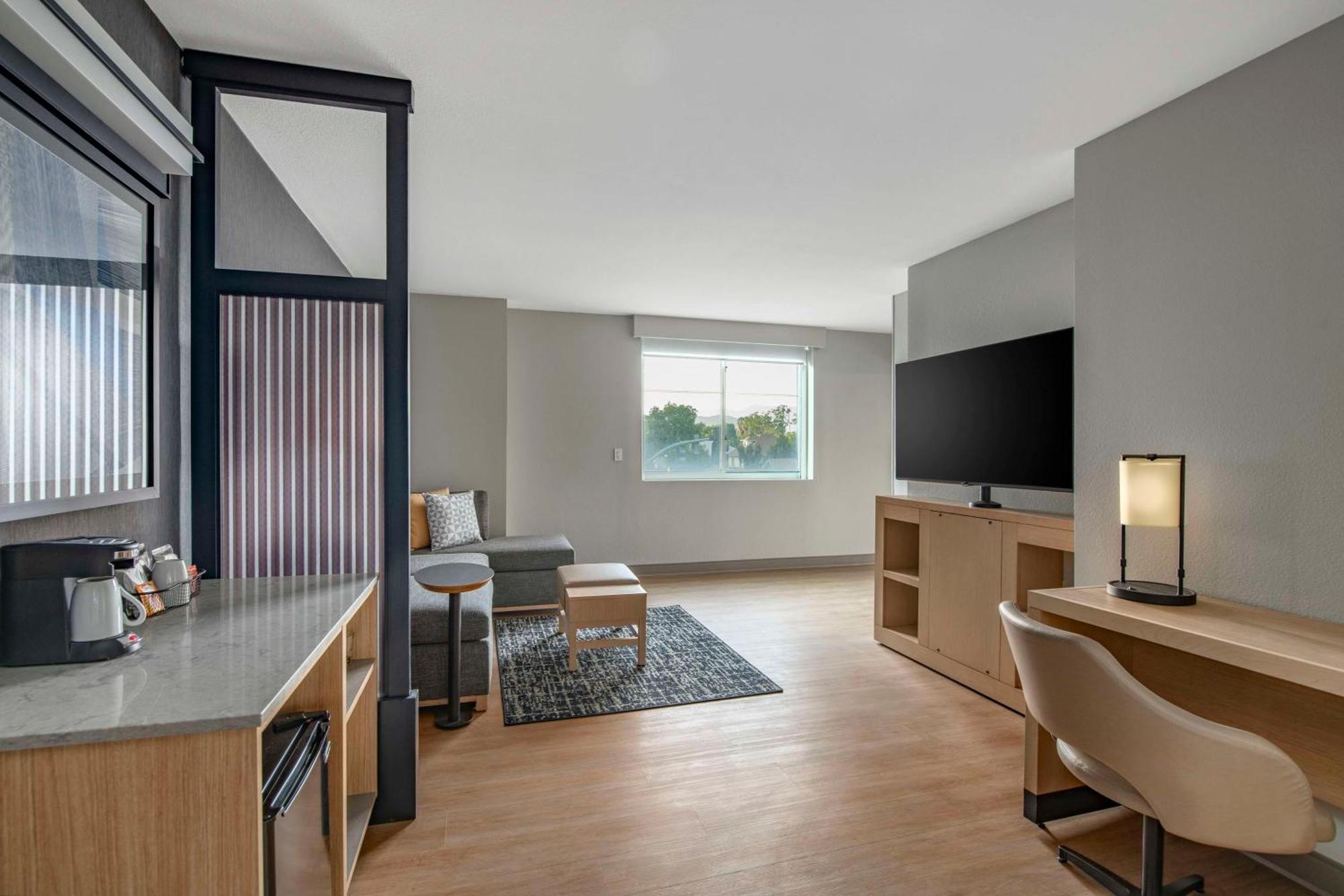 Hyatt Place Downtown Hotel 3*