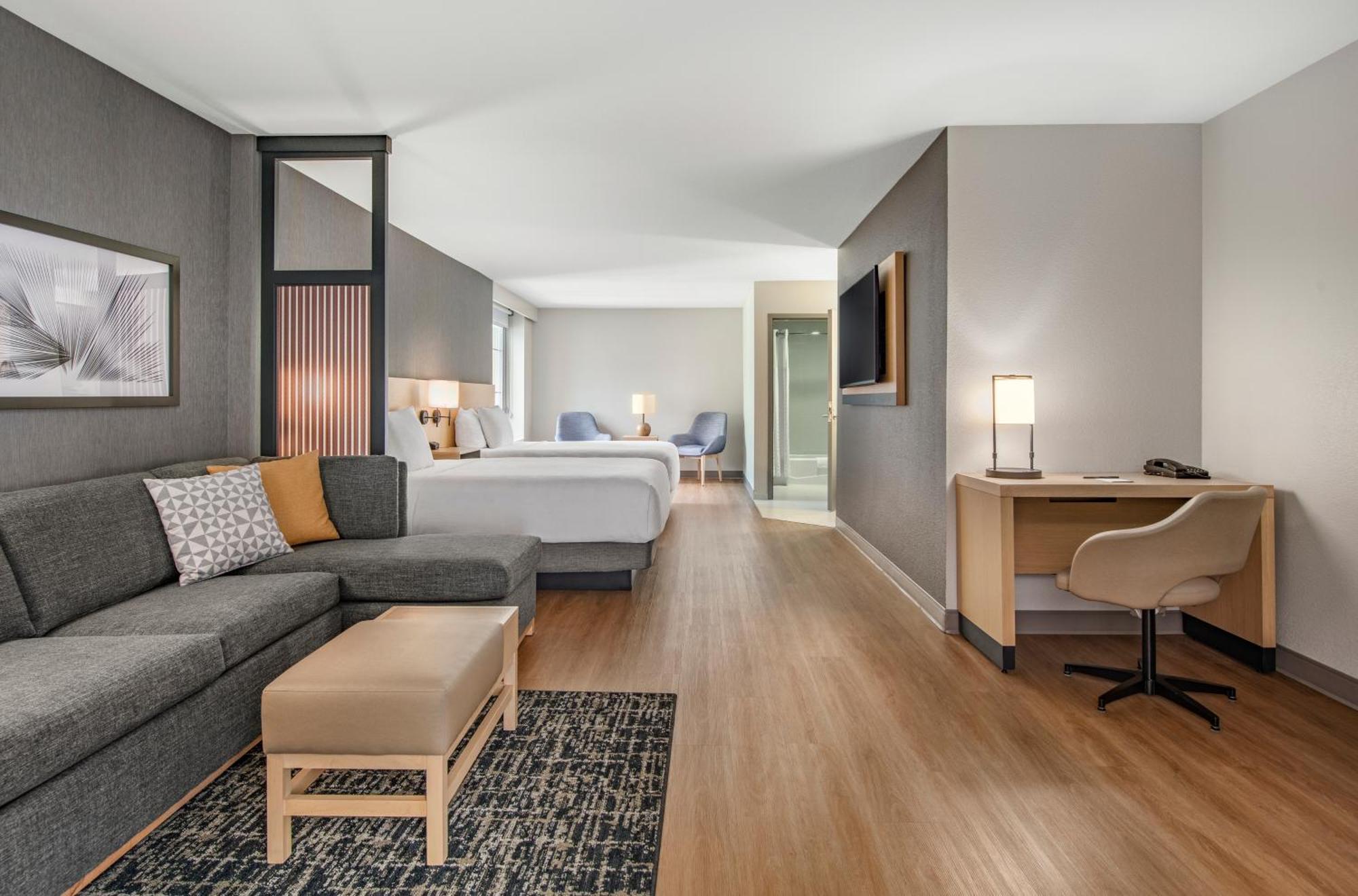 Hyatt Place Downtown 3* Riverside